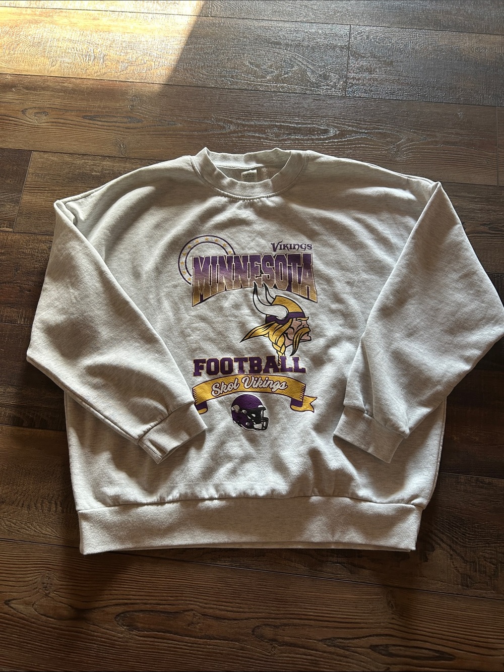 Minnesota Vikings Gray Crewneck Sweater - Football Graphic